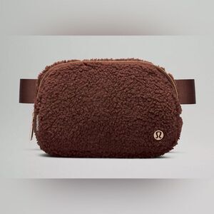 LULULEMON•Everywhere belt bag 1L